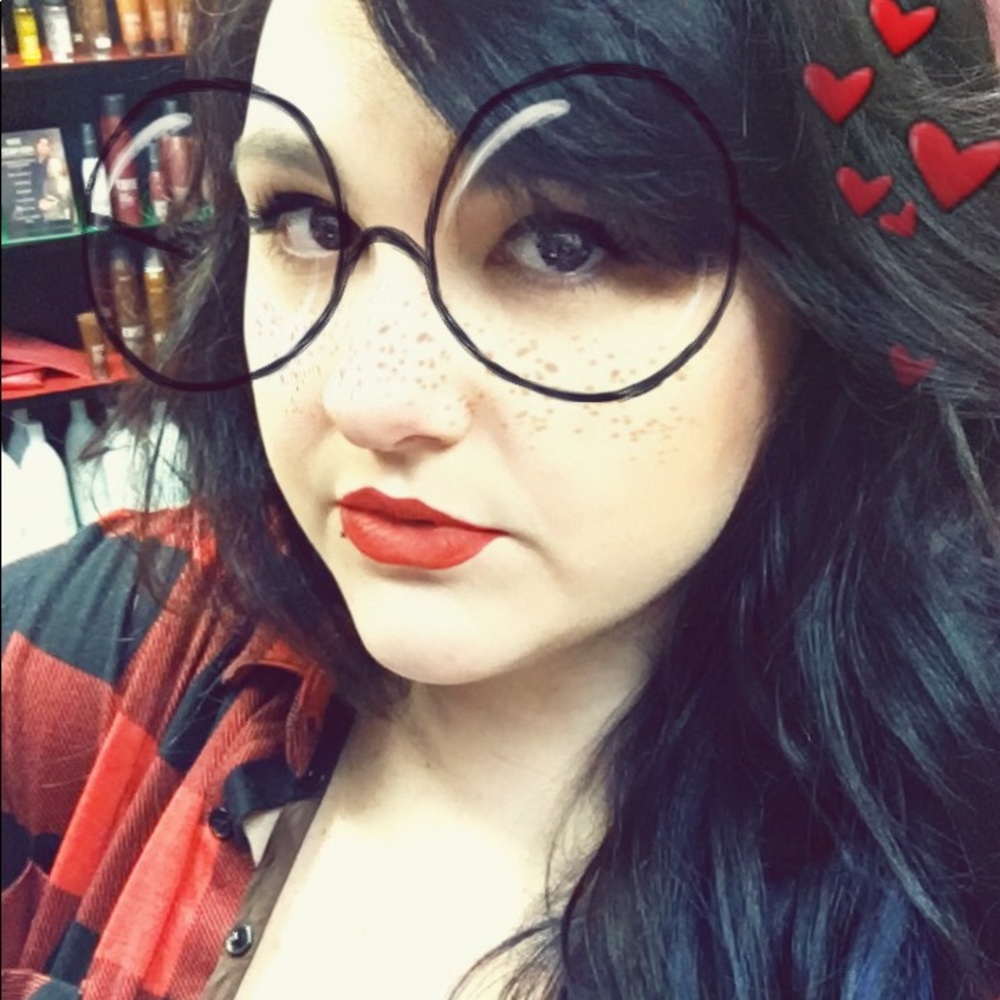 Meet your Posher, Ashley